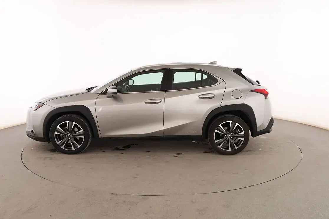 Usado Lexus UX 250h Executive Line 180 CV (132 kW) 2019 Gris SUV