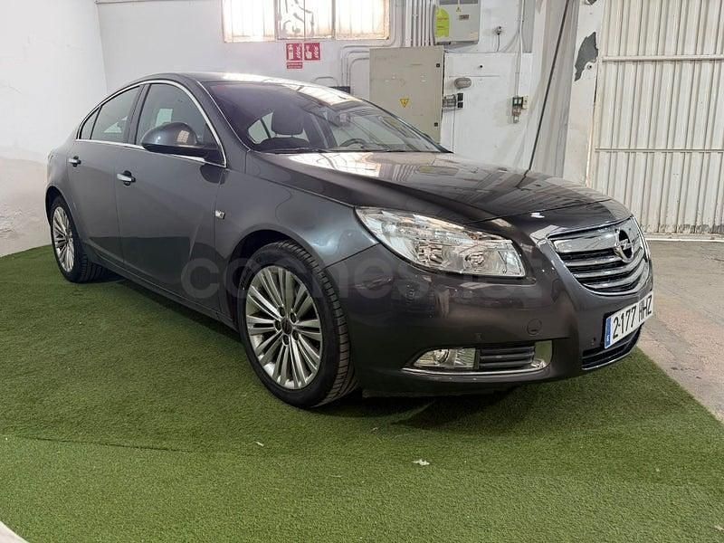 Usado Opel Insignia Excellence 130 CV (95 kW) 2012 Gris / plata Berlina