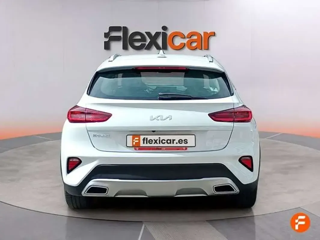 Usado Kia XCeed 120 CV (88 kW) 2022 Blanco SUV