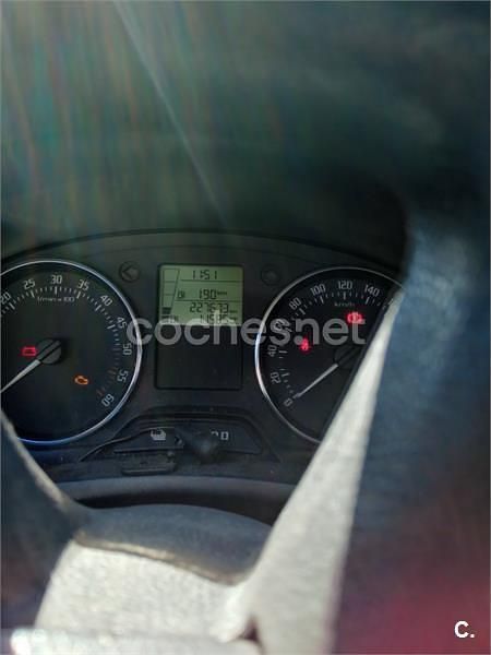 Usado Skoda Fabia Style 90 CV (66 kW) 2011 Rojo Berlina