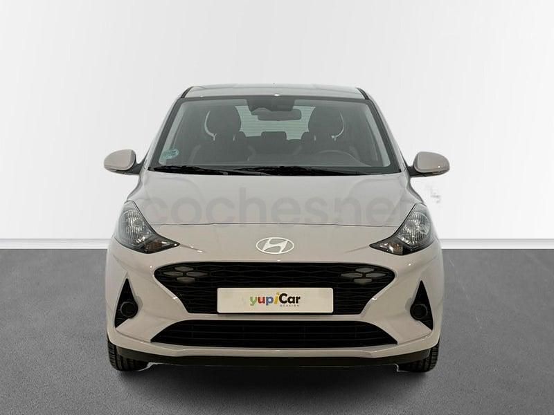 Usado Hyundai i10 63 CV (46 kW) 2025 Gris / plata Utilitario