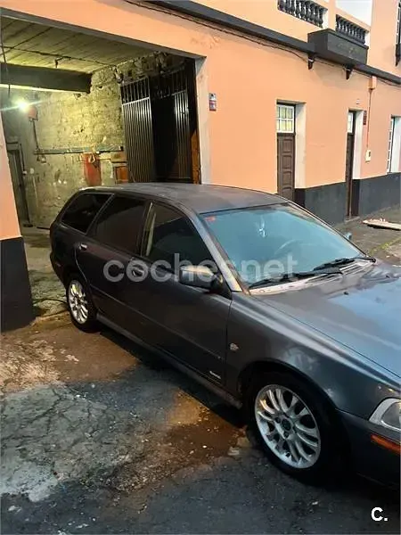 Usado Volvo V40 102 CV (75 kW) 2002 Gris / plata Familiar