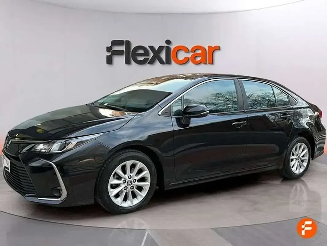 Usado Toyota Corolla Active 125 CV (91 kW) 2023 Negro Berlina