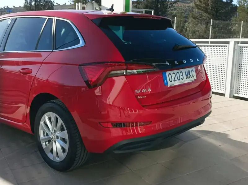 Usado Skoda Scala Ambition 150 CV (110 kW) 2023 Utilitario