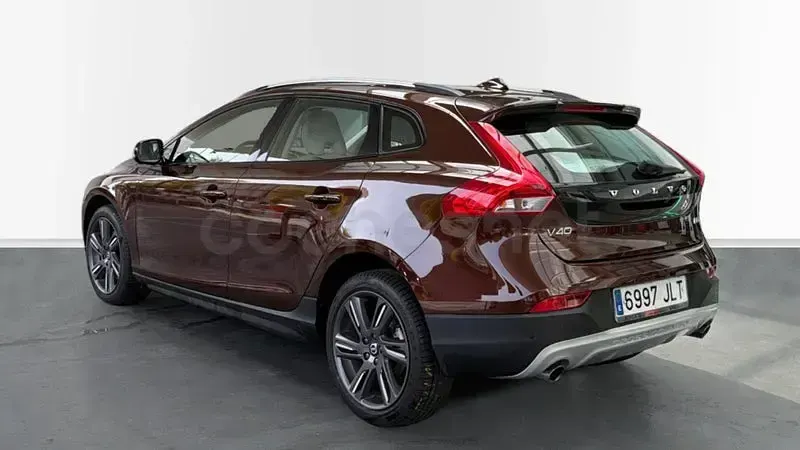 Usado Volvo V40 CC Summum 150 CV (110 kW) 2016 Marrón Familiar