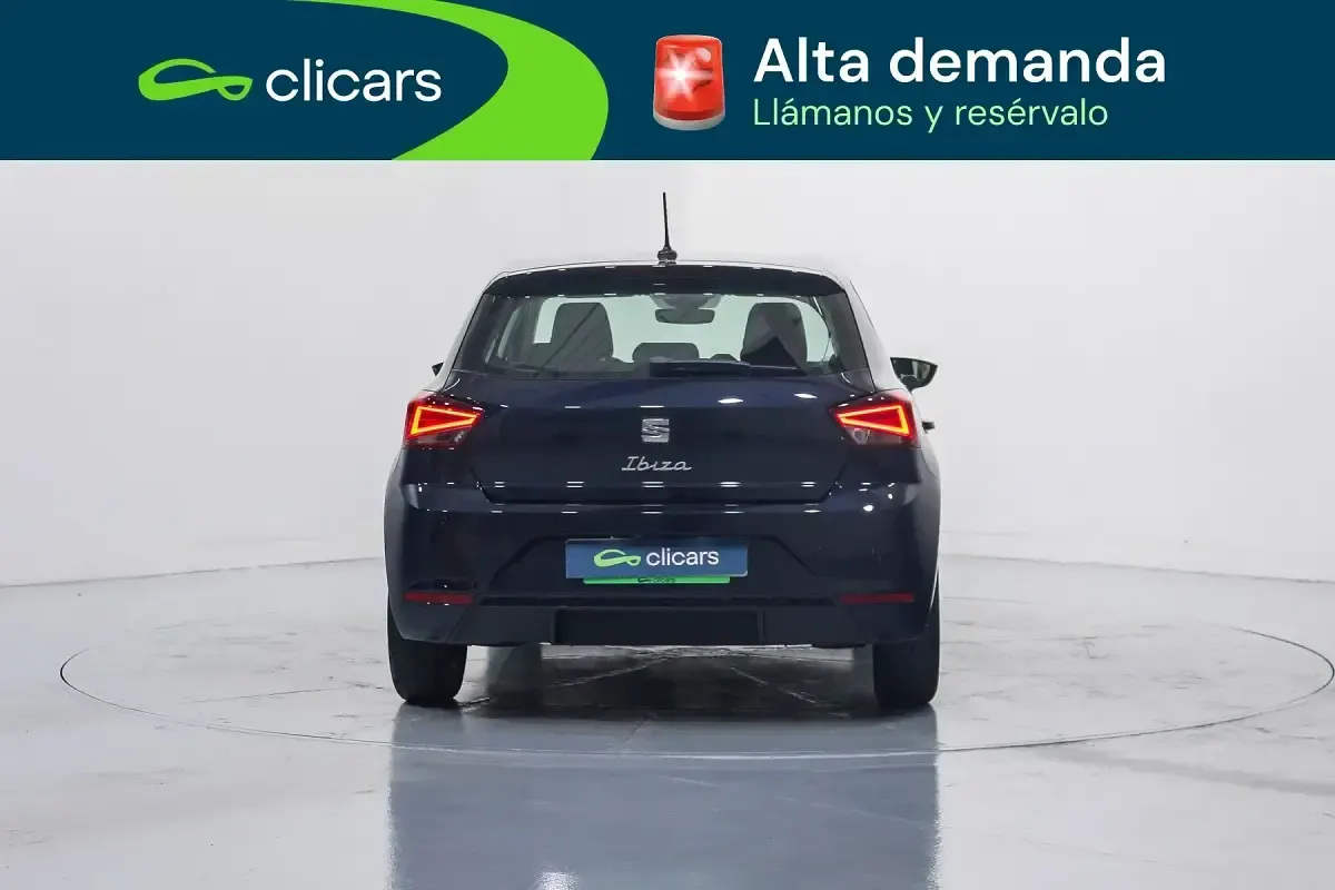 Usado Seat Ibiza Style 110 CV (80 kW) 2022 Negro Utilitario