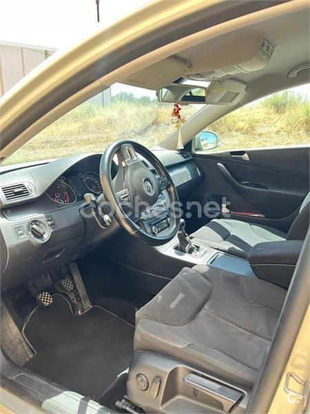 Usado VW Passat Edition 110 CV (80 kW) 2009 Gris / plata Berlina