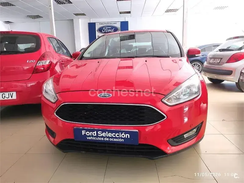 Używany Ford Focus Trend 120 KM (88 kW) 2016 Czerwony Sedan/Limuzyna