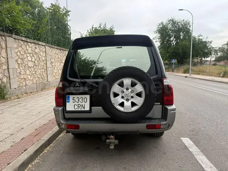 Usado Mitsubishi Montero 160 CV (117 kW) 2004 Negro SUV