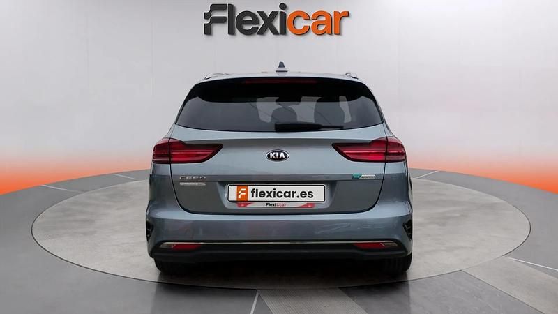 Usado Kia Ceed 136 CV (100 kW) 2021 Gris Utilitario