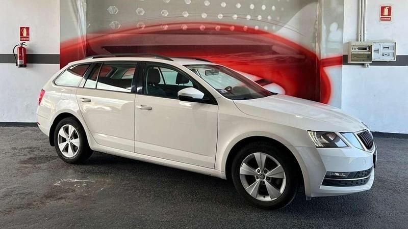 Usado Skoda Octavia 110 CV (80 kW) 2018 Blanco Berlina