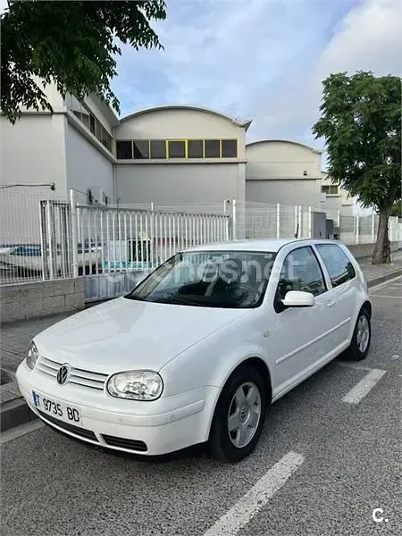 Usado VW Golf IV Highline 100 CV (73 kW) 2000 Blanco Berlina