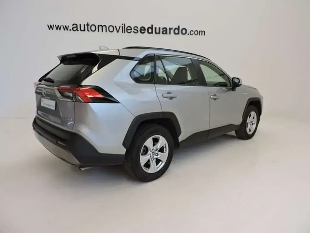 Usado Toyota RAV4 Hybrid Advance 218 CV (160 kW) 2021 Plateado SUV