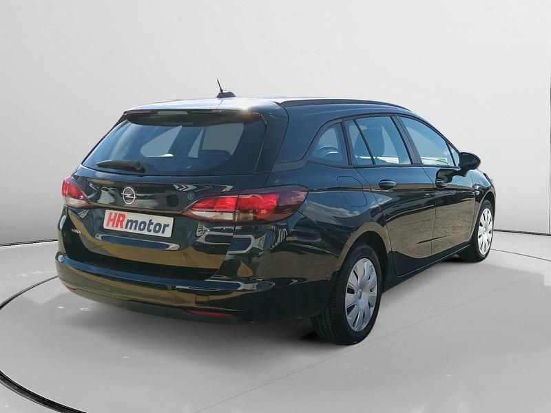 Usado Opel Astra S 111 CV (81 kW) 2020 Negro Familiar