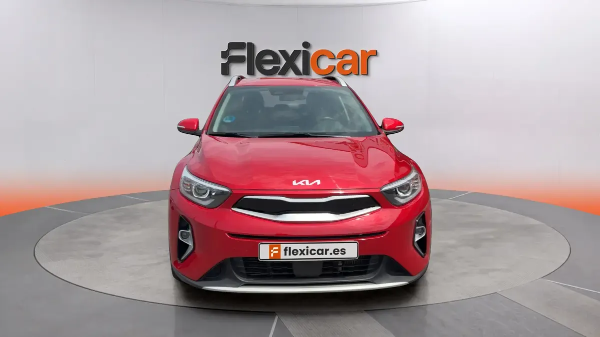 Usado Kia Stonic 120 CV (88 kW) 2022 Rojo SUV