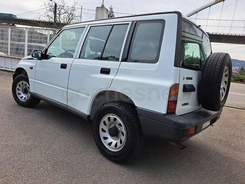 Usado Suzuki Vitara 90 CV (66 kW) 2002 Blanco SUV