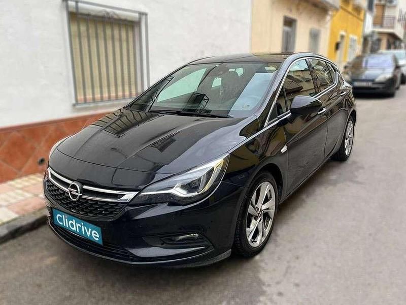 Usado Opel Astra Dynamic 110 CV (80 kW) 2016 Negro Familiar