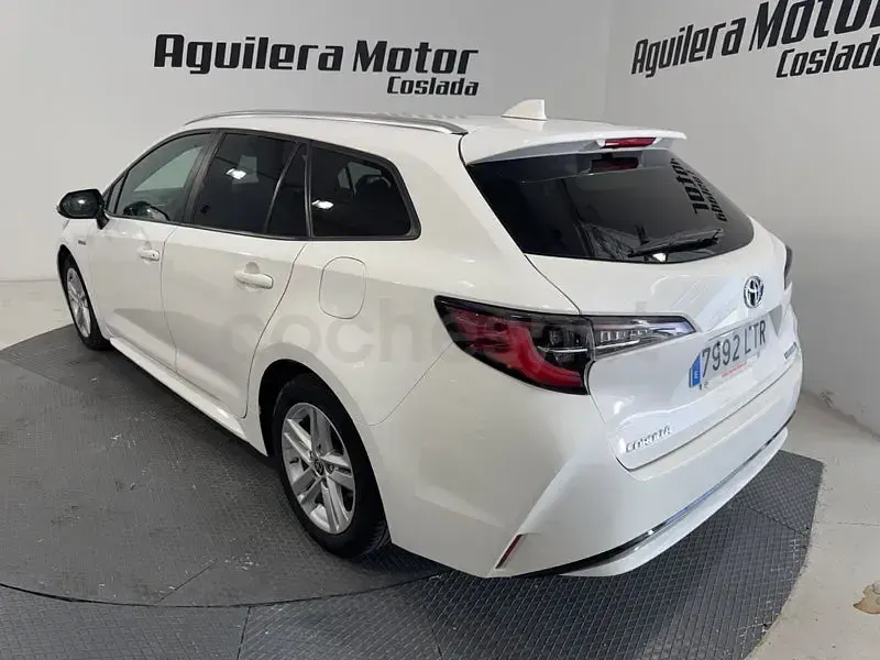 Usado Toyota Corolla Active 122 CV (89 kW) 2021 Blanco Familiar