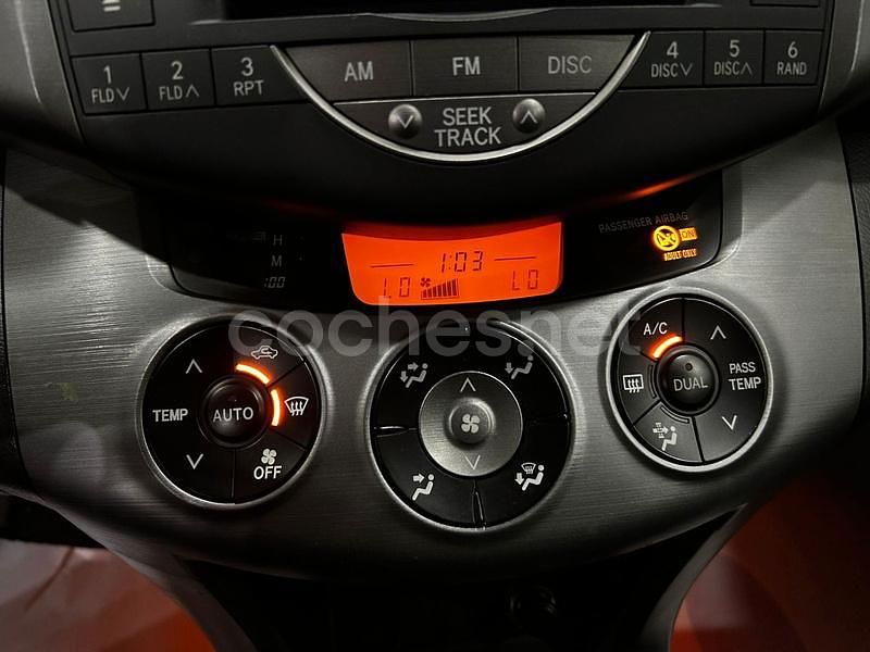 Käytetty Toyota RAV4 Executive 136 HP (100 kW) 2008 Sininen Katumaasturi