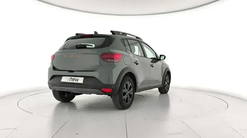 Usado Dacia Sandero Extreme 100 CV (73 kW) 2025 Verde Berlina