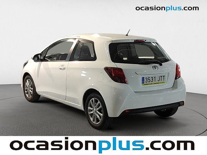 Usado Toyota Yaris City 69 CV (50 kW) 2016 Blanco Familiar