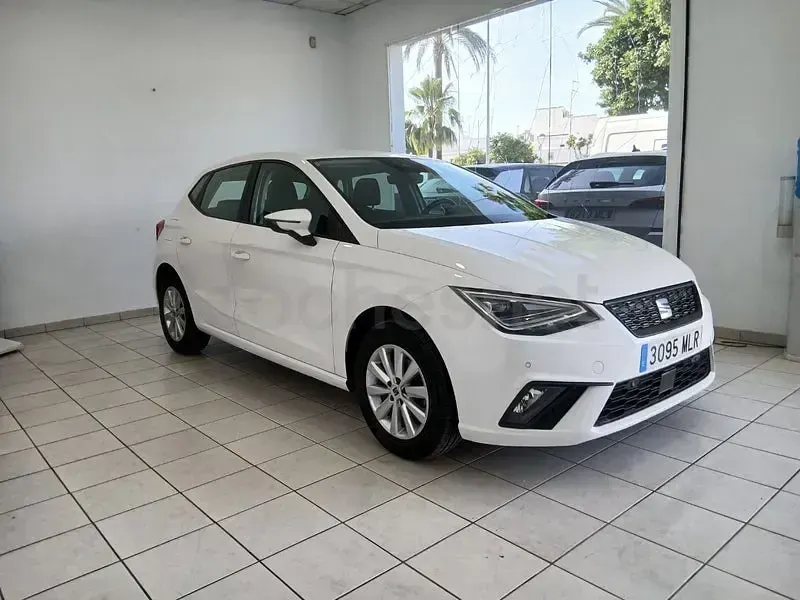 Usado Seat Ibiza Style 110 CV (80 kW) 2023 Blanco Utilitario