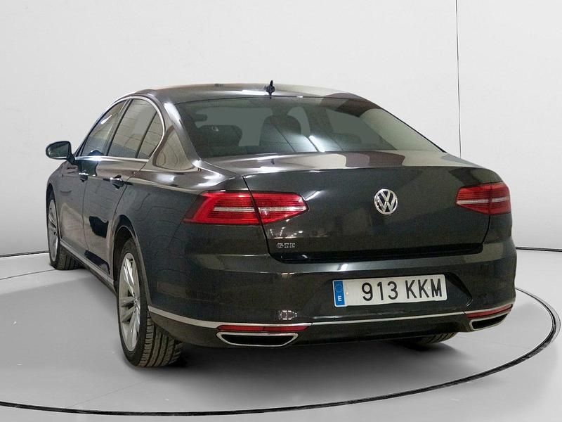 Usado VW Passat GTE 220 CV (161 kW) 2018 Negro Berlina