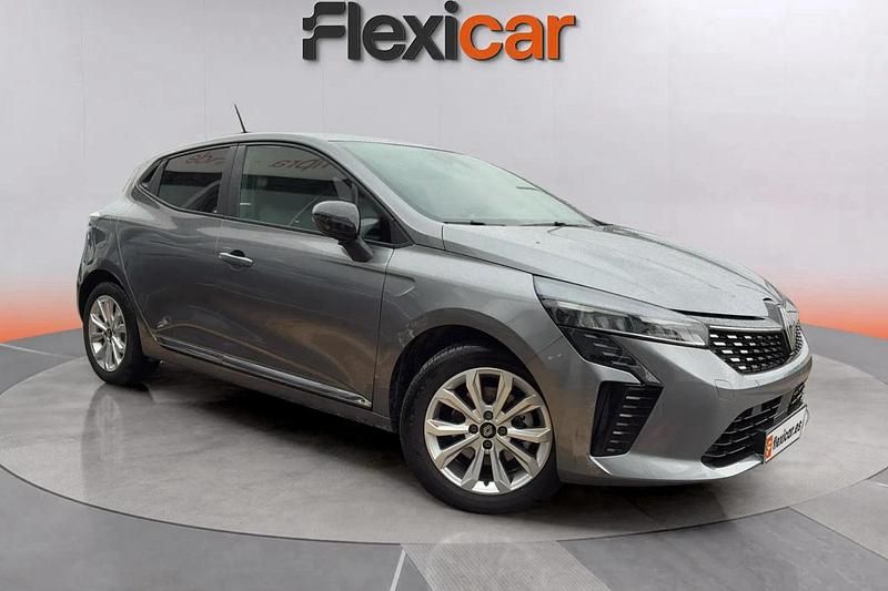 Gris Usado 2025 Renault Clio V Evolution Berlina | 16.390 € (Buen precio) - Imagen 1/4