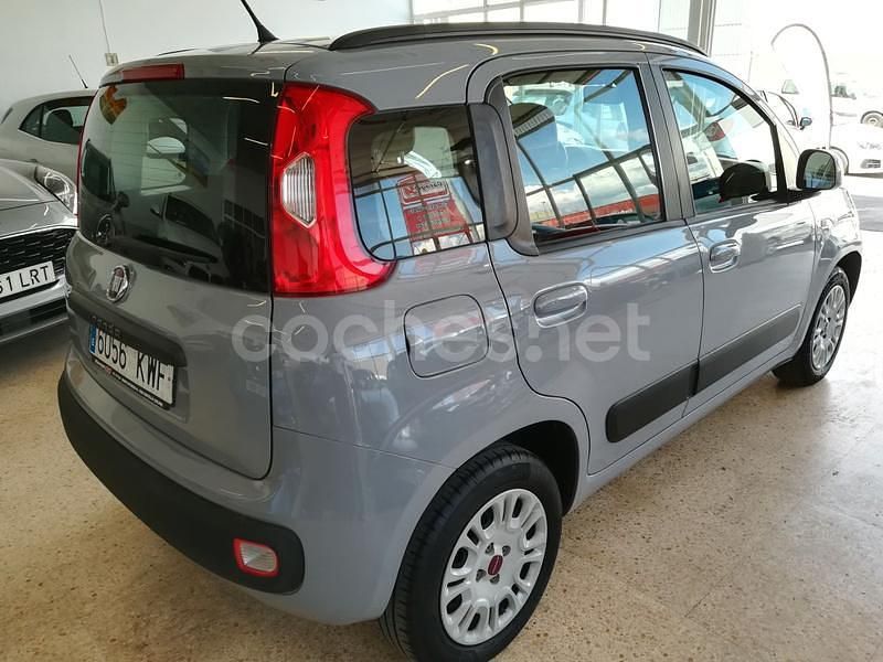 Usado Fiat Panda Lounge 69 CV (50 kW) 2019 Gris / plata Berlina