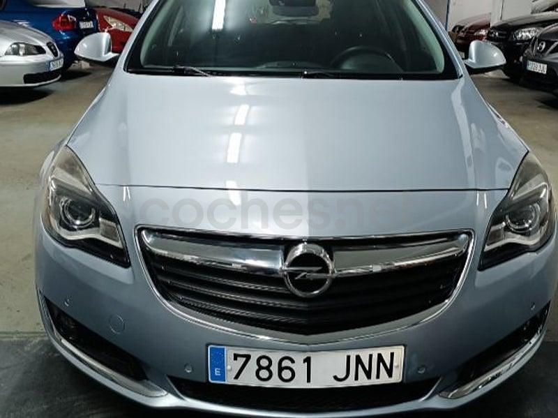 Usado Opel Insignia Business 136 CV (100 kW) 2016 Gris / plata Familiar