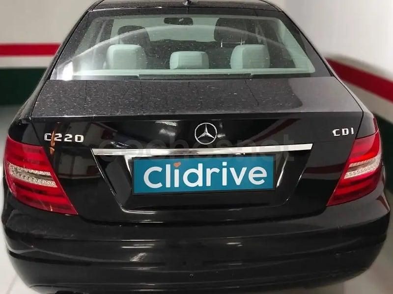 Usado Mercedes C220 Avantgarde 170 HP (125 kW) 2011 Preto Sedan