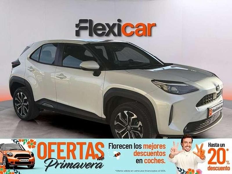 Usado Toyota Yaris Cross Active 116 CV (85 kW) 2022 Blanco SUV
