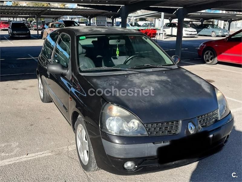 Negro Usado 2001 Renault Clio II Berlina | 2000 € (Precio justo) - Imagen 1/4