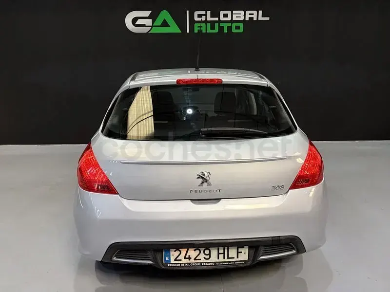 Usado Peugeot 308 Allure 120 CV (88 kW) 2012 Gris / plata Berlina