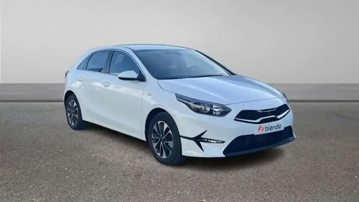 Usado Kia Ceed 101 CV (74 kW) 2025 Blanco Utilitario