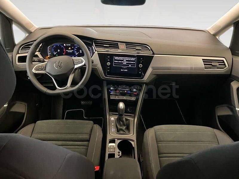 Usado VW Touran 150 CV (110 kW) 2025 Gris / plata Monovolumen