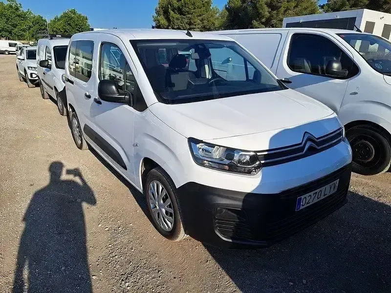 Usado Citroën Berlingo Live 102 CV (75 kW) 2022 Blanco Monovolumen