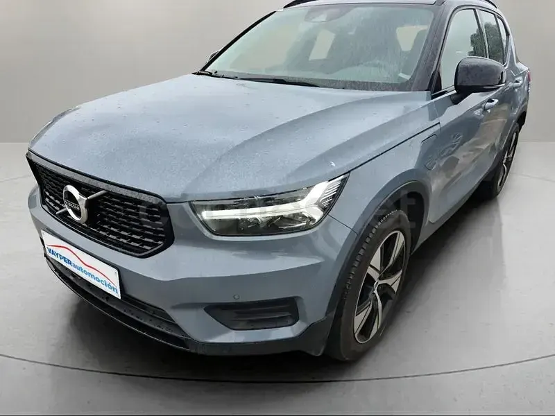 Usado Volvo XC40 R-Design 211 CV (155 kW) 2021 Gris / plata SUV