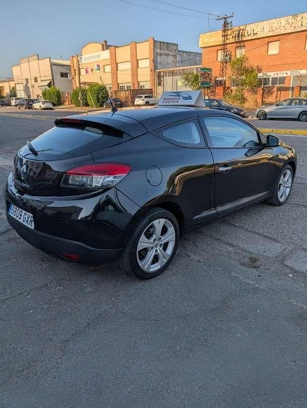 Usado Renault Mégane III 110 CV (80 kW) 2010 Negro Coupe