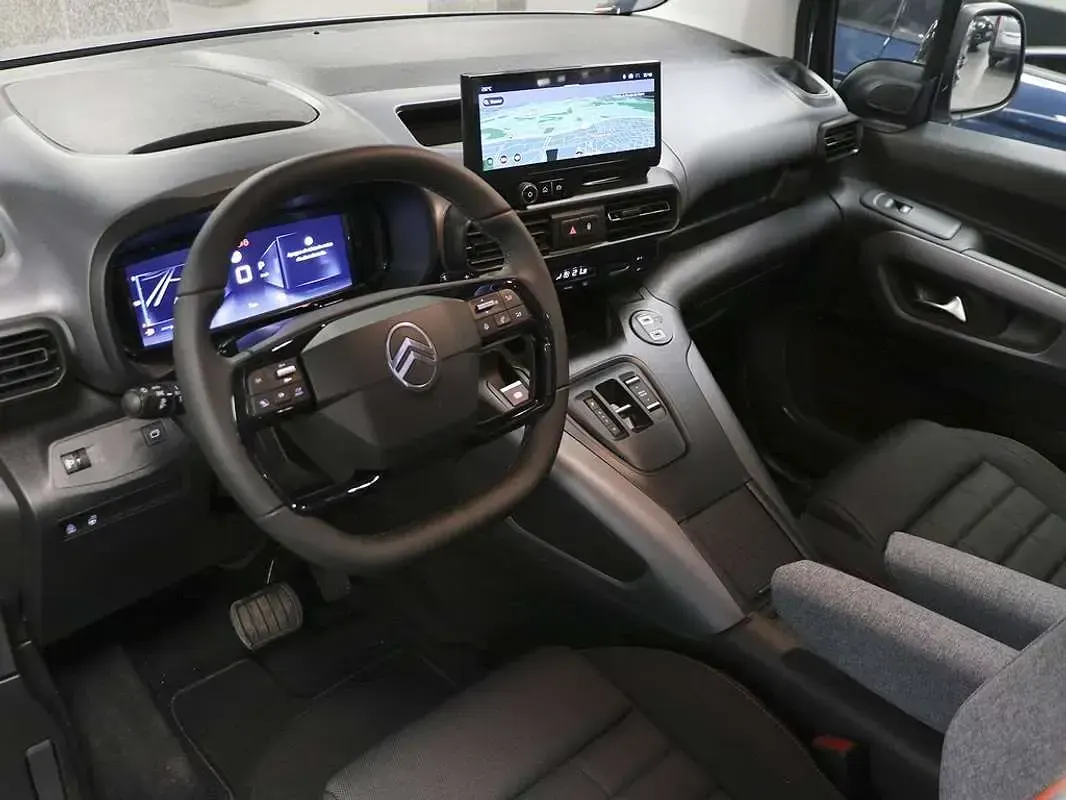 Usado Citroën Berlingo 131 CV (96 kW) 2025 Gris Monovolumen