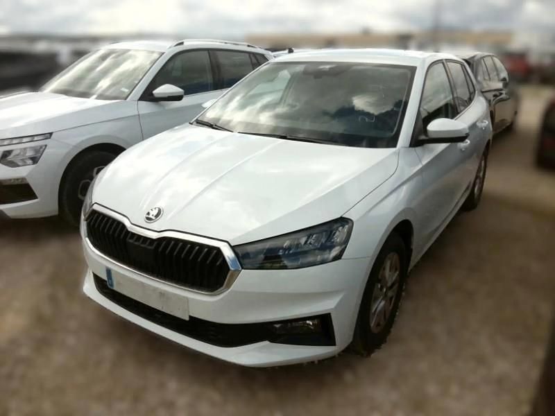 Usado Skoda Fabia Selection 95 CV (69 kW) 2025 Blanco Utilitario