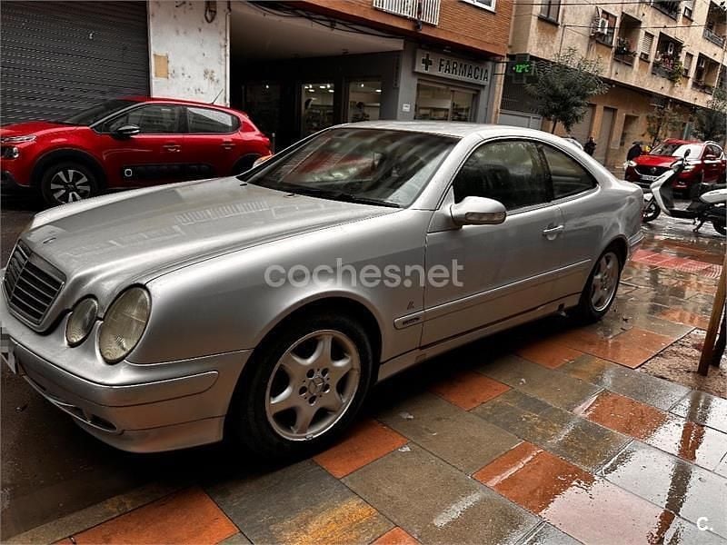 Usado Mercedes CLK200 Avantgarde 163 CV (119 kW) 2000 Gris / plata Coupe
