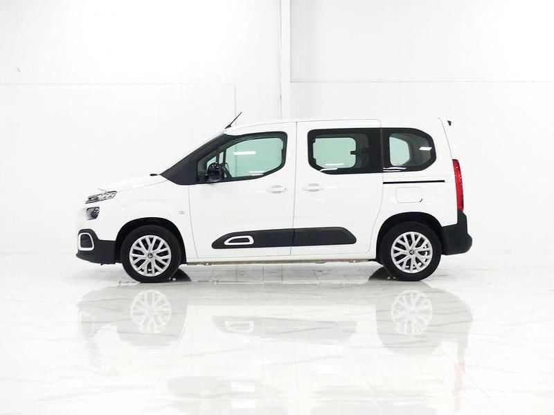 Usado Citroën Berlingo Live 100 CV (73 kW) 2022 Blanco Monovolumen