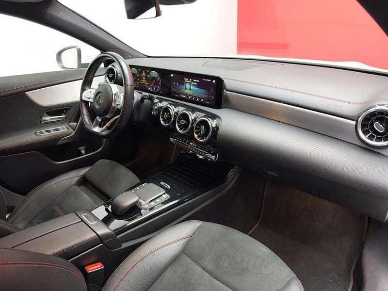 Usado Mercedes CLA180 136 CV (100 kW) 2023 Blanco Berlina