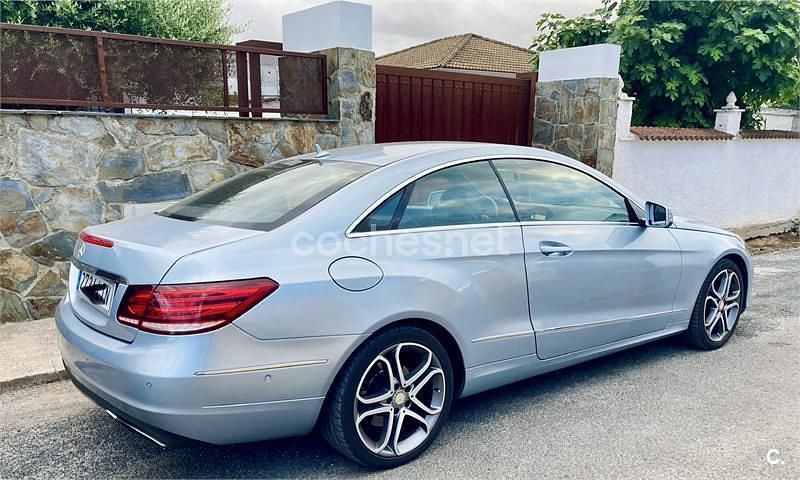 Usado Mercedes E220 170 CV (125 kW) 2014 Gris / plata Coupe
