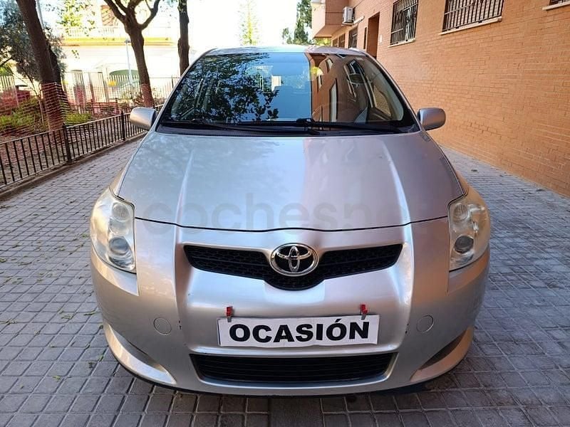 Usado Toyota Auris Luna 90 CV (66 kW) 2010 Beige Utilitario