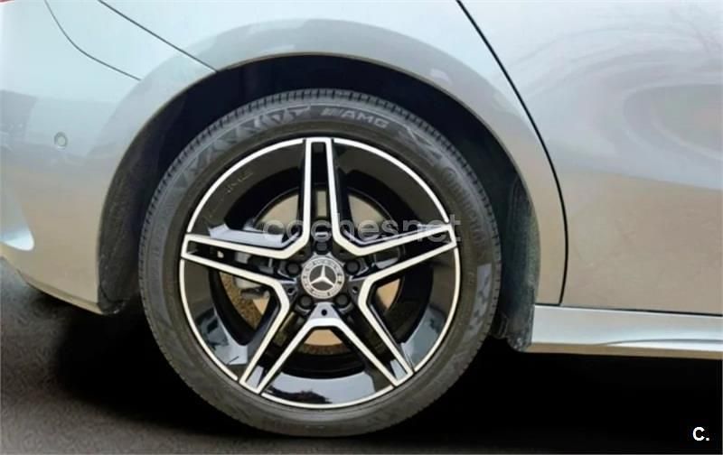 Usado Mercedes A200 150 CV (110 kW) 2020 Gris / plata Berlina