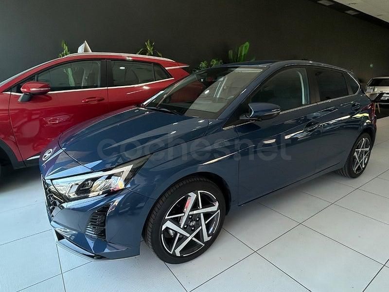 Usado Hyundai i20 100 CV (73 kW) 2024 Azul Utilitario