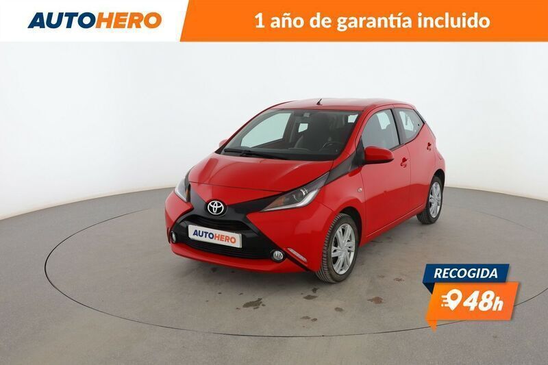 Rojo Usado 2017 Toyota Aygo X-play Utilitario | 8899 € - Imagen 1/3