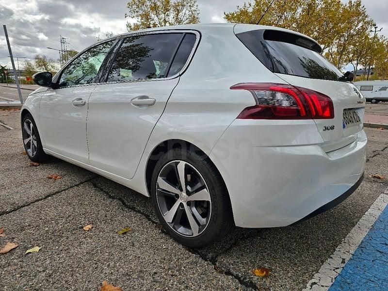 Usado Peugeot 308 Allure 130 CV (95 kW) 2019 Blanco Berlina